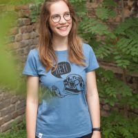 päfjes Hey Oskar Otter – Frauen T-Shirt – Fair gehandelt aus Baumwolle Bio – Slub Blau