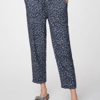 Thought Stoffhose Blumenprint – Rametto Trousers