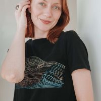 Kultgut Artdesign – Biofair – Klassik Shirt / Smokey Waves