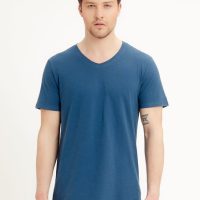 ORGANICATION Basic T-Shirt aus Bio-Baumwolle mit V-Ausschnitt