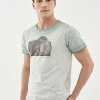 ORGANICATION T-Shirt aus Bio-Baumwolle mit Kamera Motiv