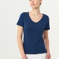 ORGANICATION Geripptes T-Shirt aus Bio-Baumwolle mit V-Ausschnitt