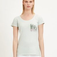 ORGANICATION Garment Dyed T-Shirt aus Bio-Baumwolle mit Kaktus-Print