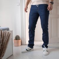 Vresh Clothing Valco – Regular Jeans aus Biobaumwoll-Mix, Dunkelblau/Schwarz