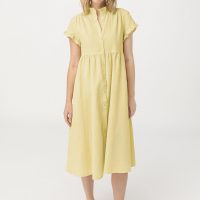 hessnatur Damen Kleid mit Rüschen aus Bio-Baumwolle und Leinen – gelb –