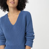 hessnatur Damen V-Pullover aus Bio-Baumwolle – blau –