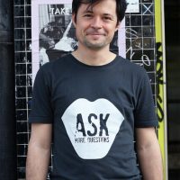 Lena Schokolade ASK MORE QUESTIONS – Männer T-Shirt
