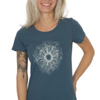 Life-Tree Shirt aus Biobaumwolle Fairwear für Damen „WoodenIris“ in Stargazer Blau